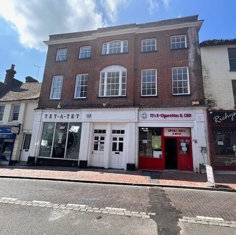 1 bed flat to rent — High Street, Sittingbourne