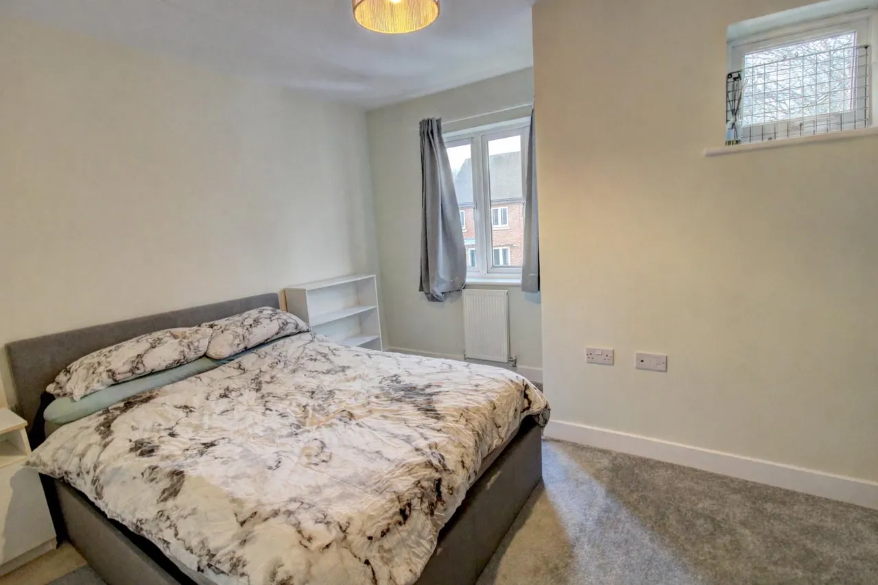 Reeds Meadow, Redhill, RH1, photo 9