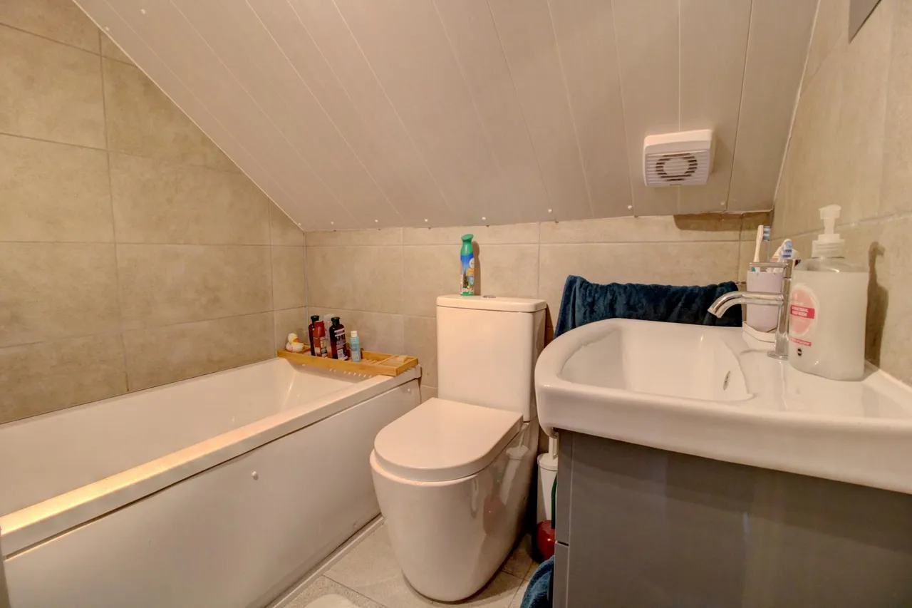 Reeds Meadow, Redhill, RH1, photo 14