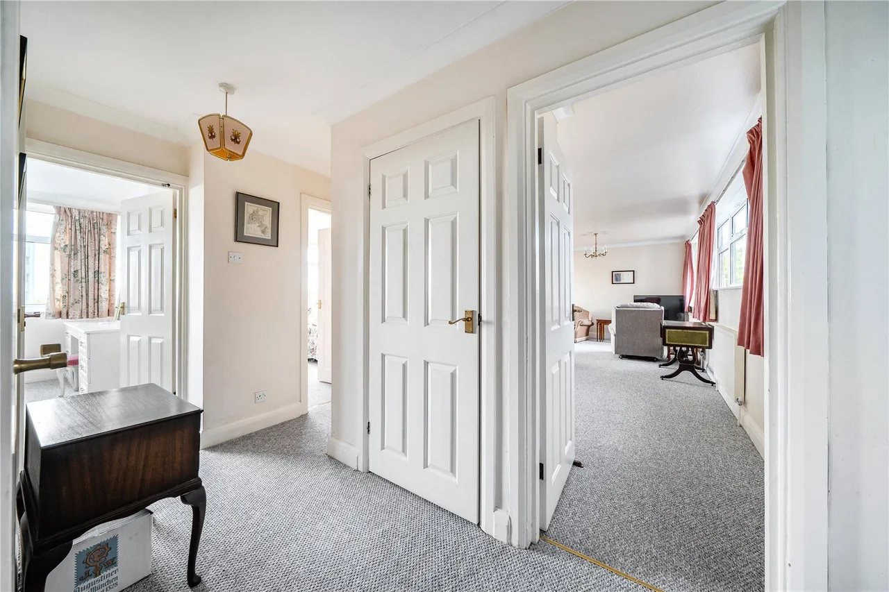 The Knoll, Ealing, W13, photo 8