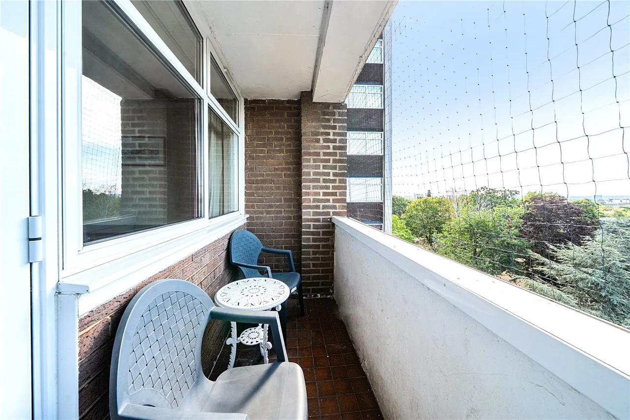 The Knoll, Ealing, W13, photo 19