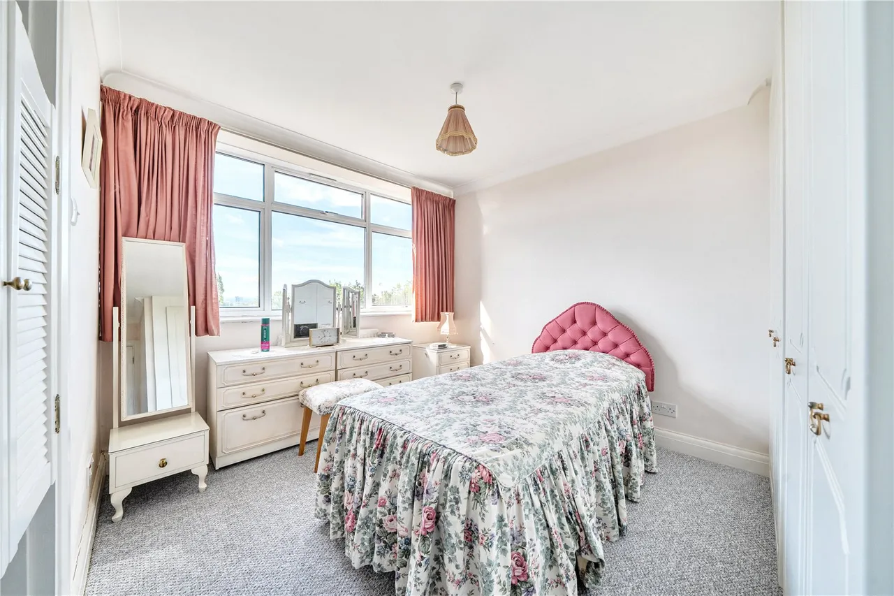 The Knoll, Ealing, W13, photo 13
