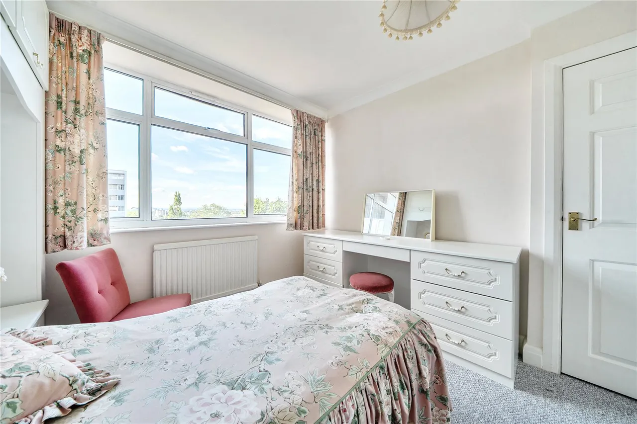 The Knoll, Ealing, W13, photo 15