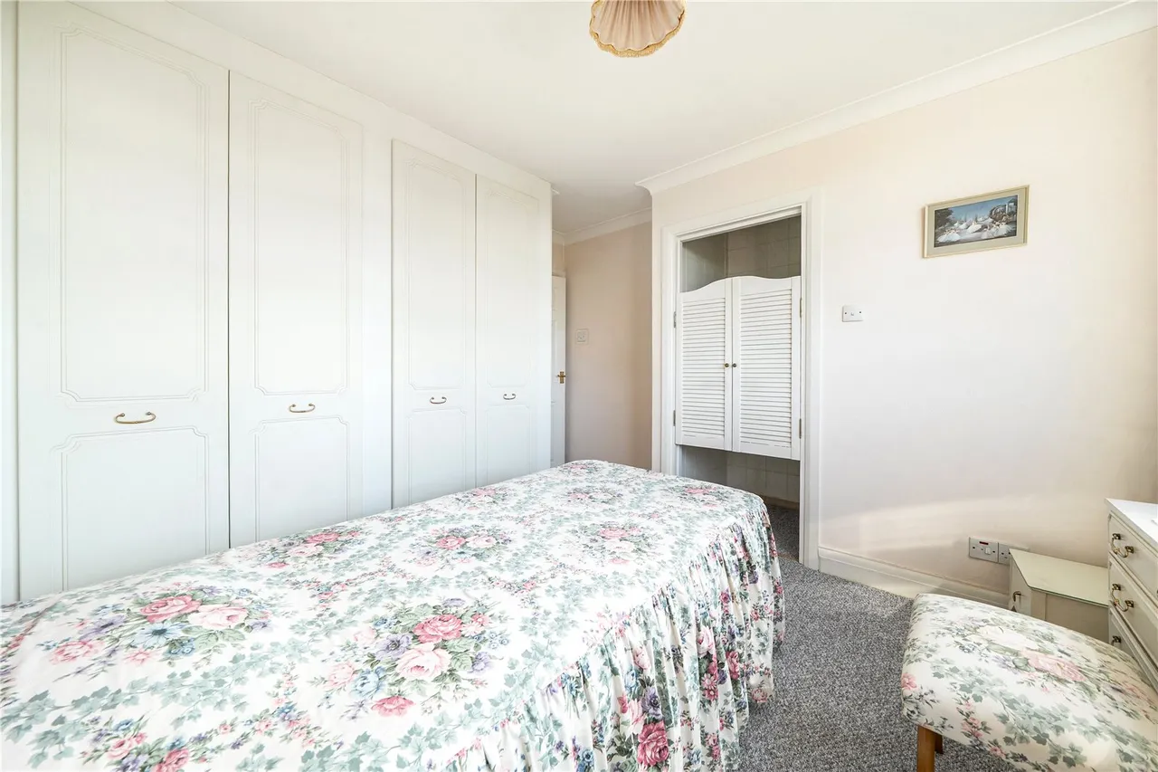 The Knoll, Ealing, W13, photo 14