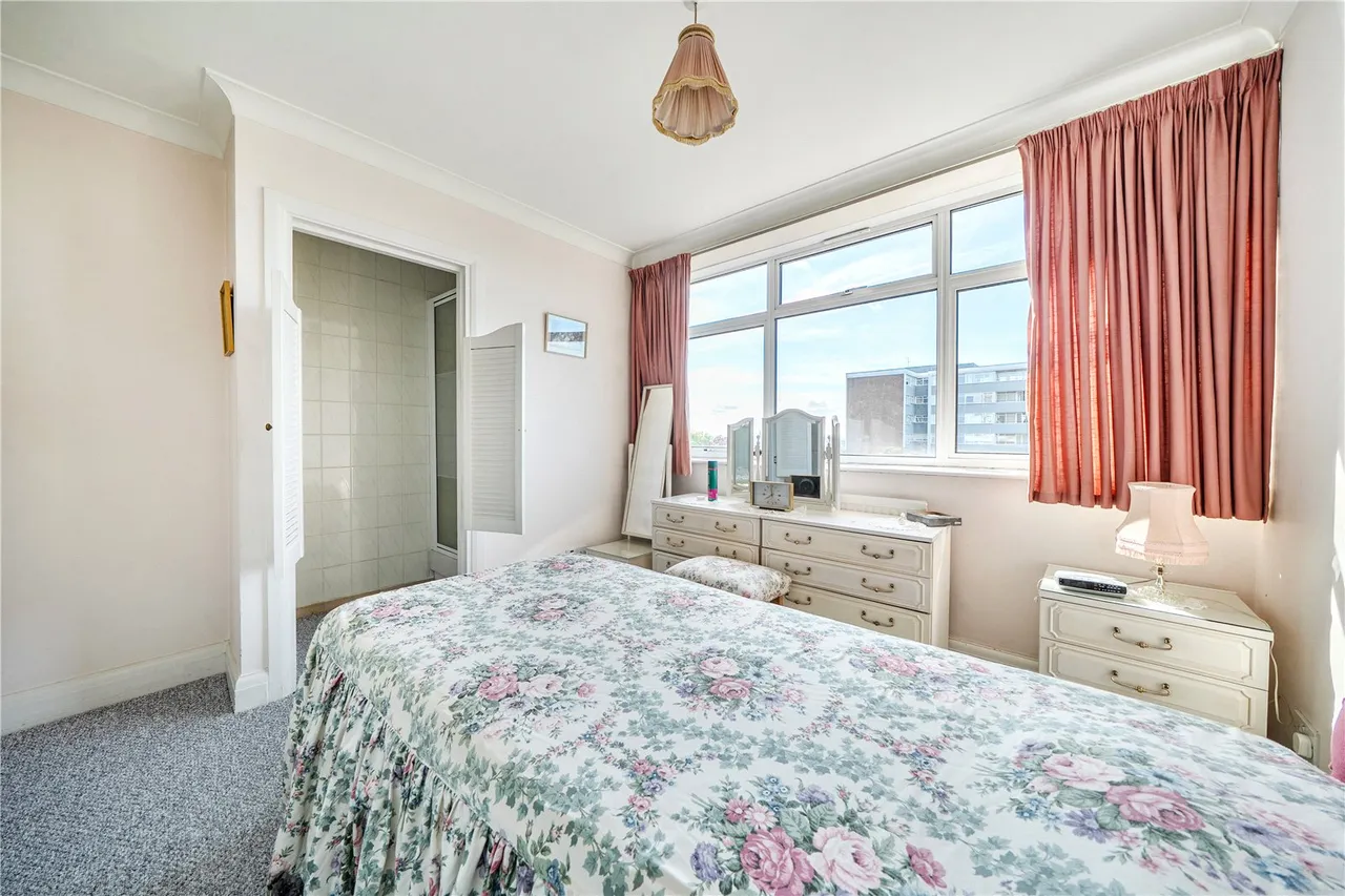 The Knoll, Ealing, W13, photo 11