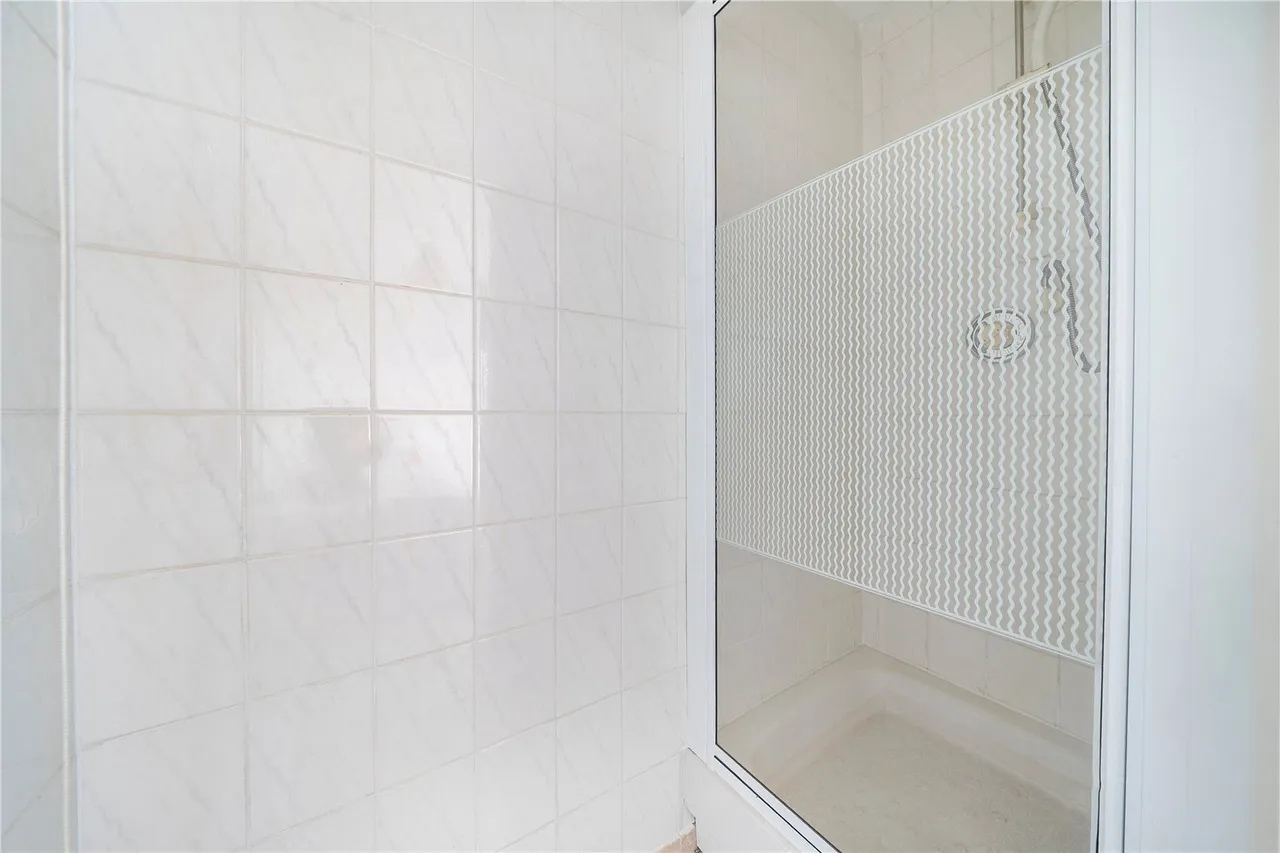 The Knoll, Ealing, W13, photo 12