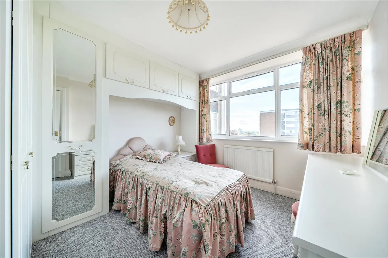 The Knoll, Ealing, W13, photo 16