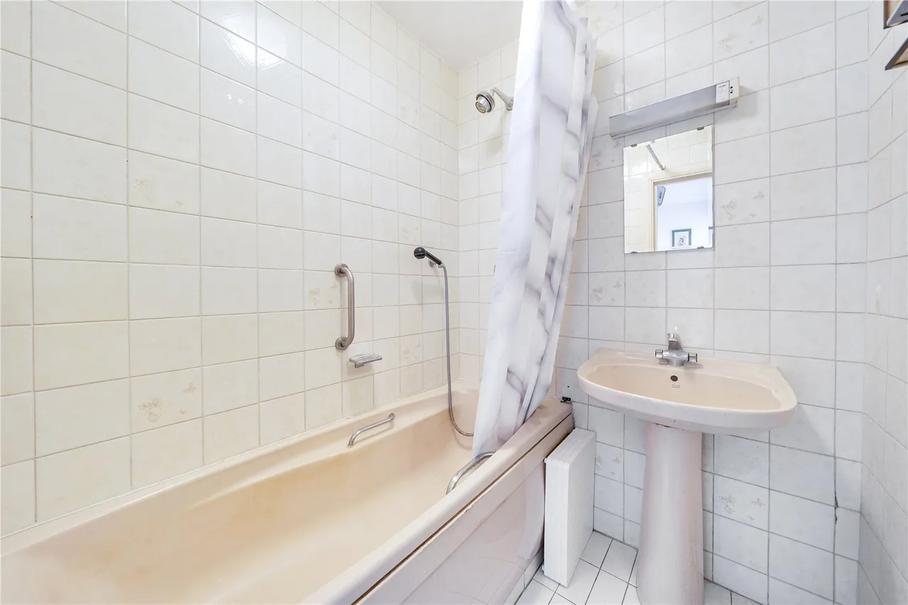 The Knoll, Ealing, W13, photo 17
