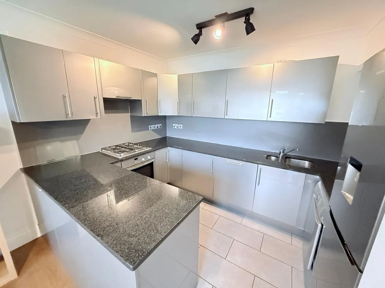 2 bed flat to rent, Aeneas Court, Nottingham, NG5