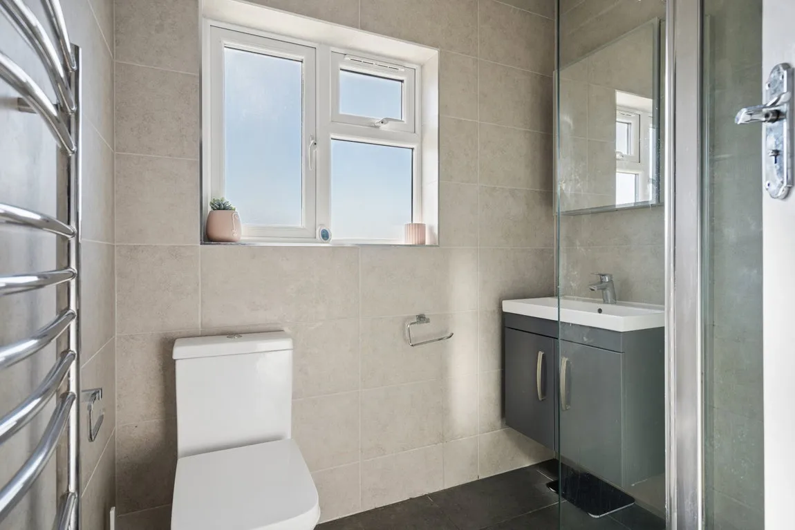 Cranbourne Road, Northwood, HA6, photo 12