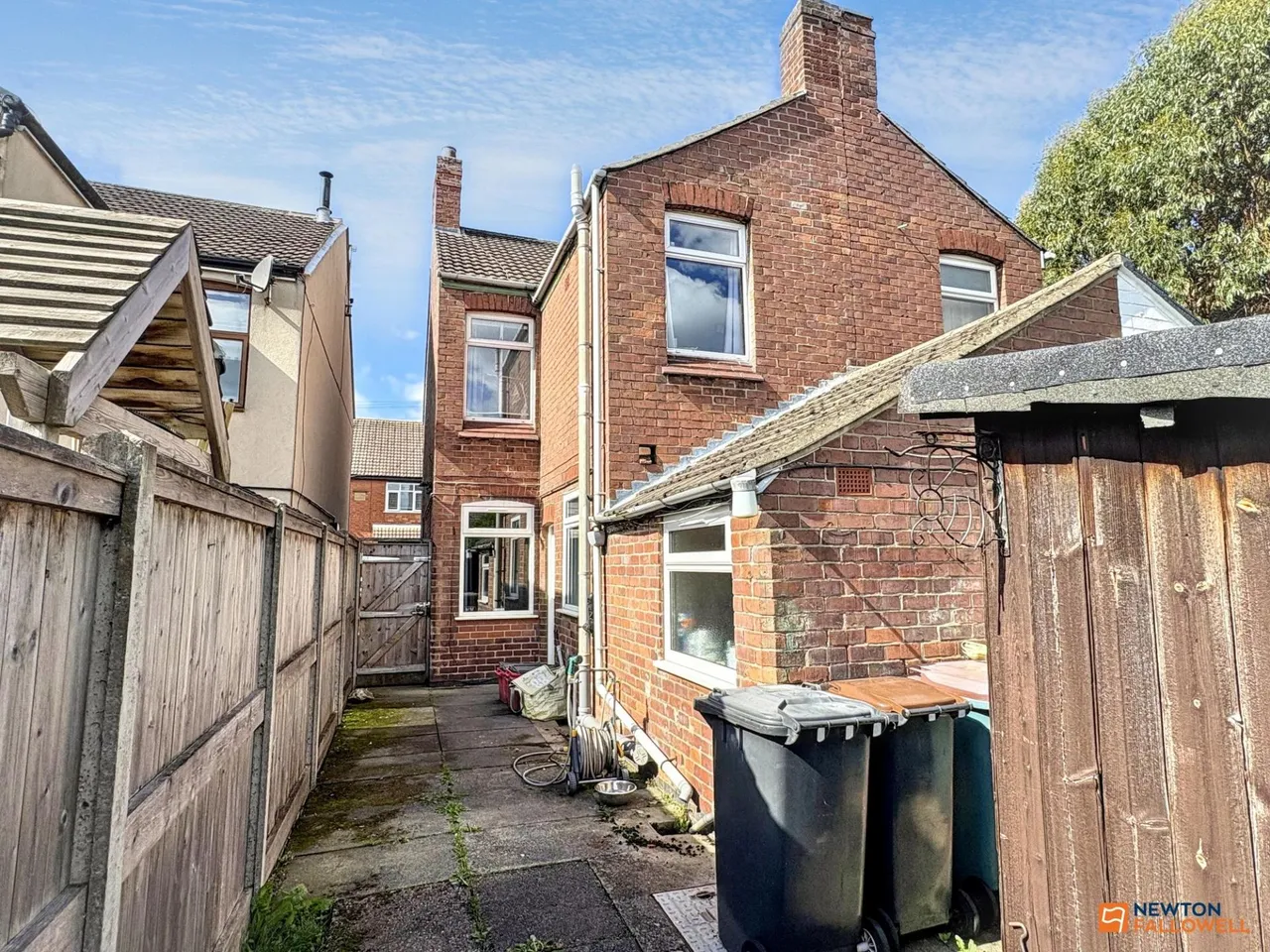 Crescent Road, Hugglescote, LE67, photo 17