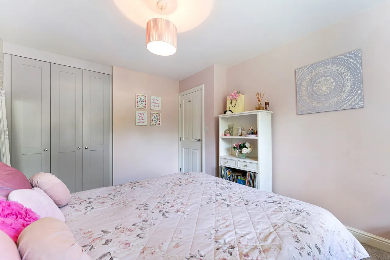 Top Park Close, Lymm, photo 22