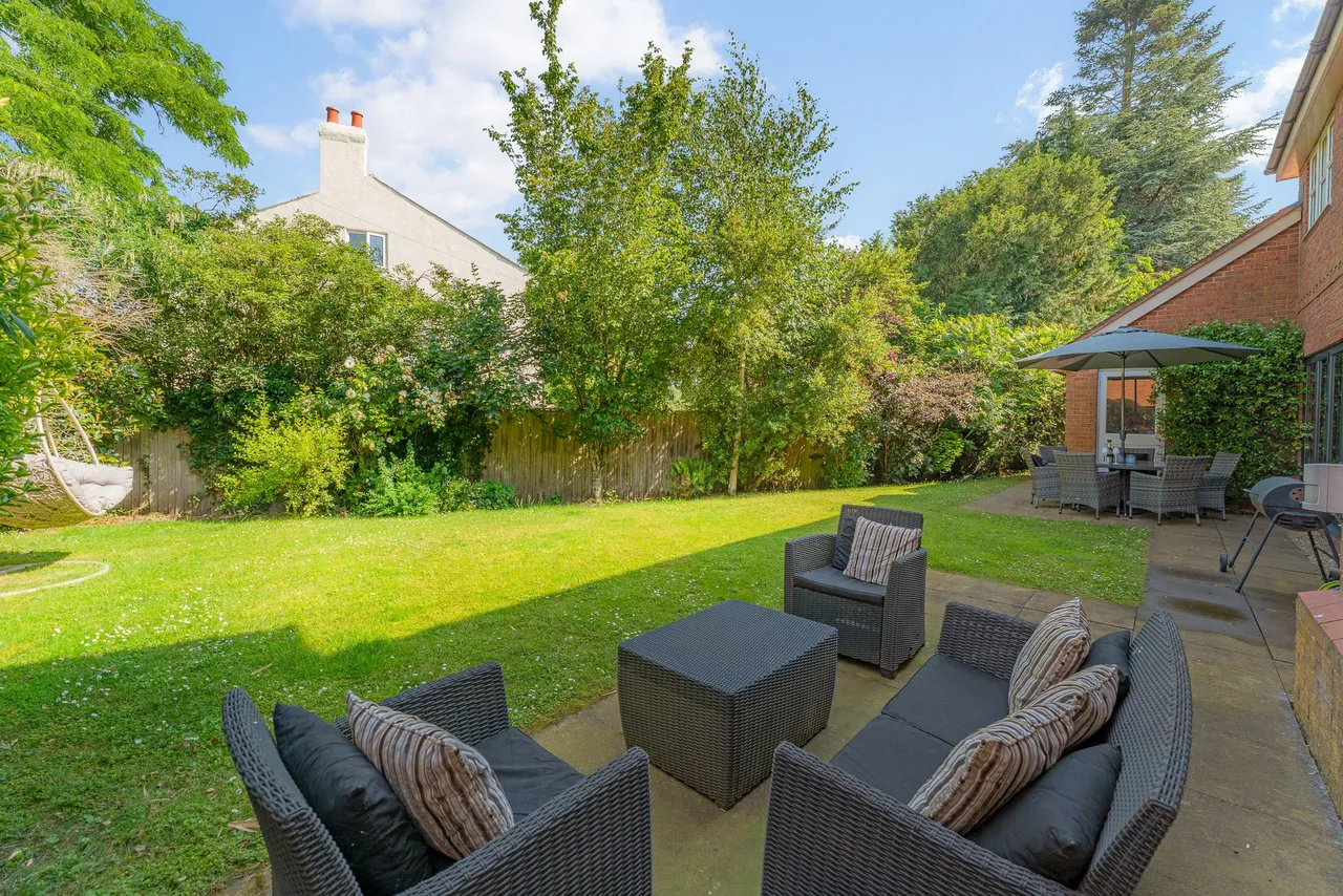 Top Park Close, Lymm, photo 29