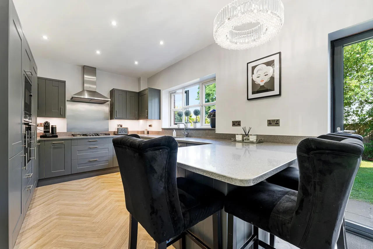 Top Park Close, Lymm, photo 6