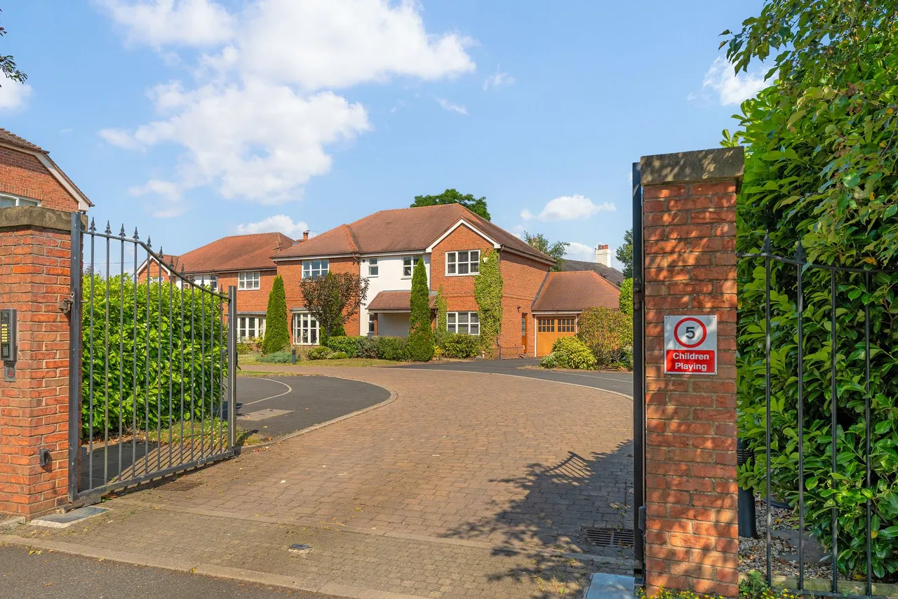 5 bed house for sale, Top Park Close, Lymm