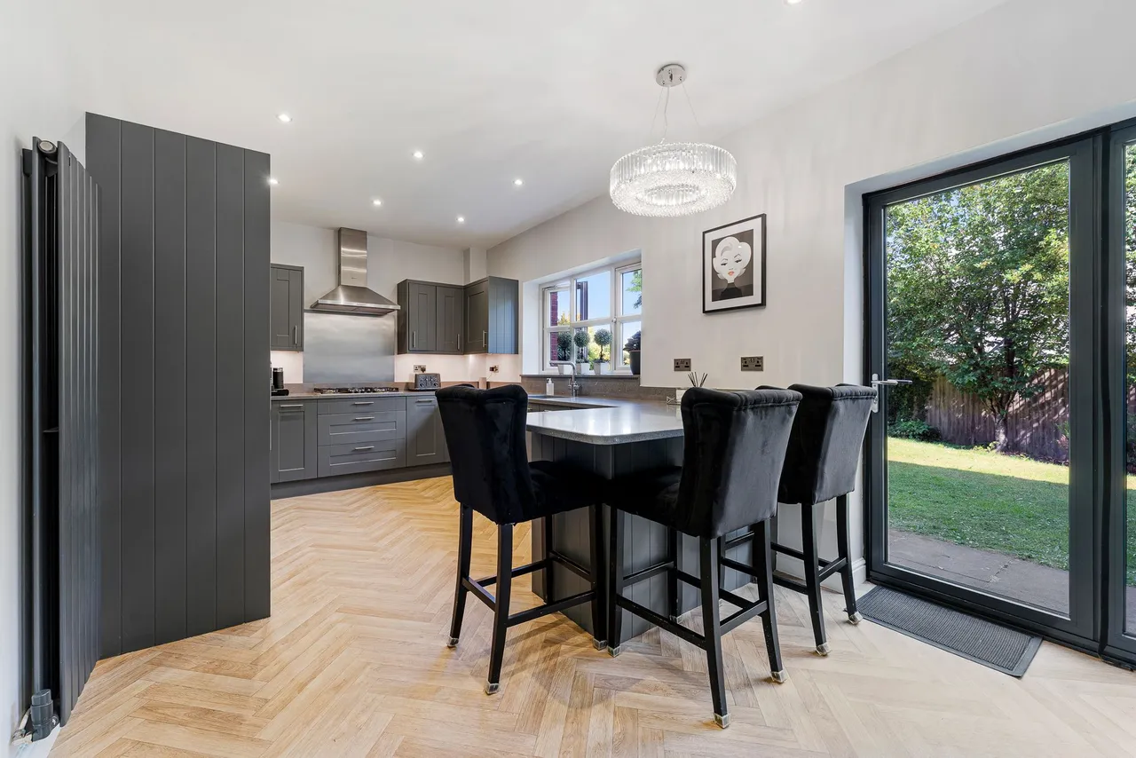 Top Park Close, Lymm, photo 9