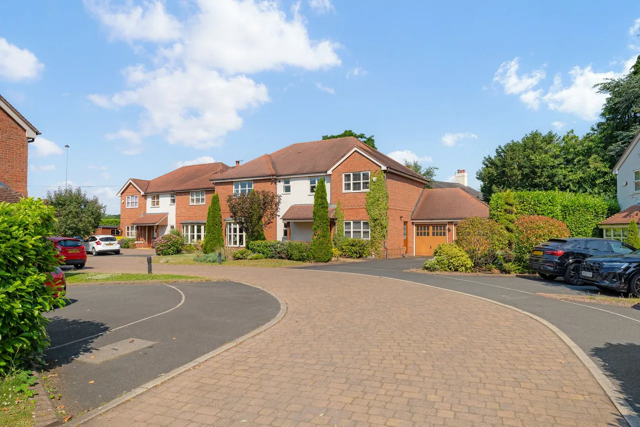 Top Park Close, Lymm, photo 32