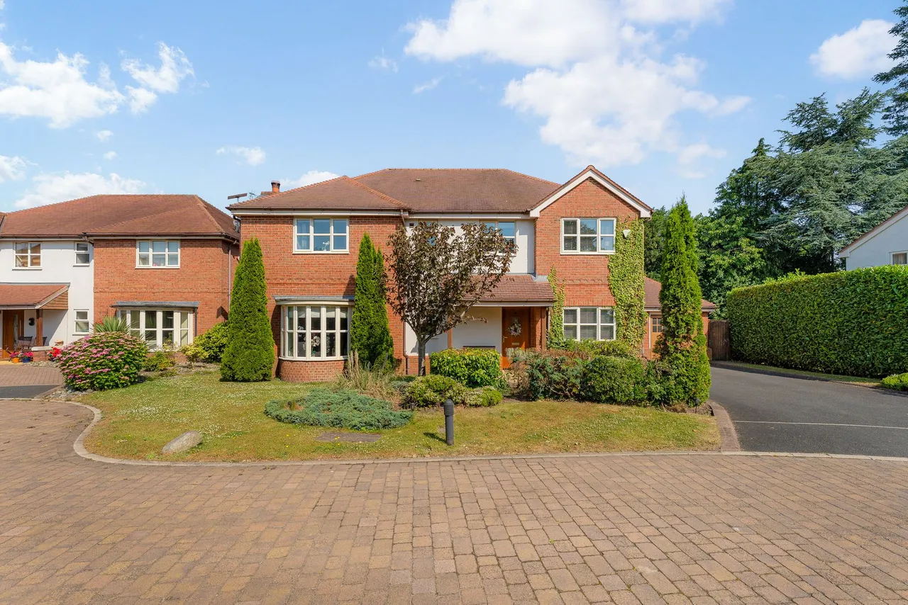 Top Park Close, Lymm, photo 31