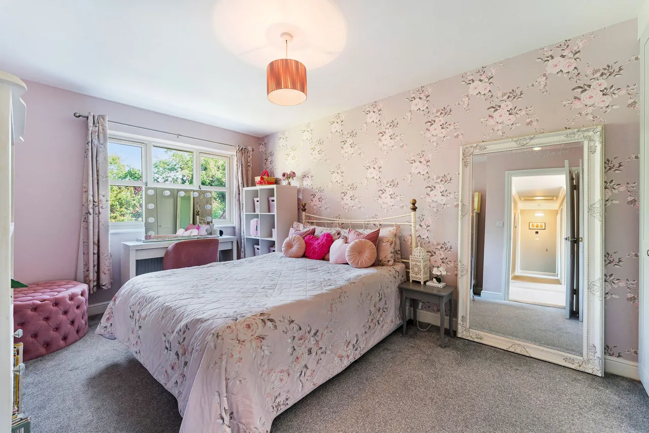 Top Park Close, Lymm, photo 21