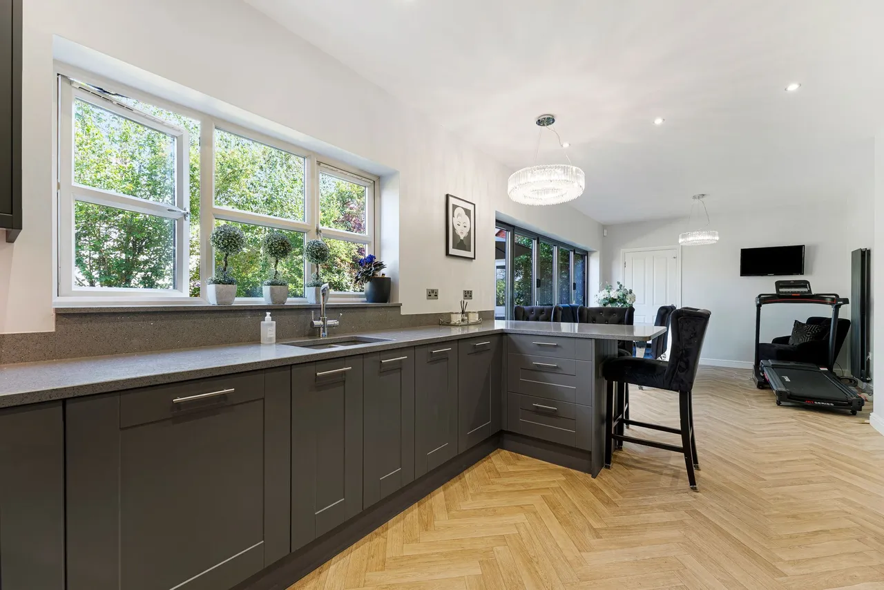 Top Park Close, Lymm, photo 8