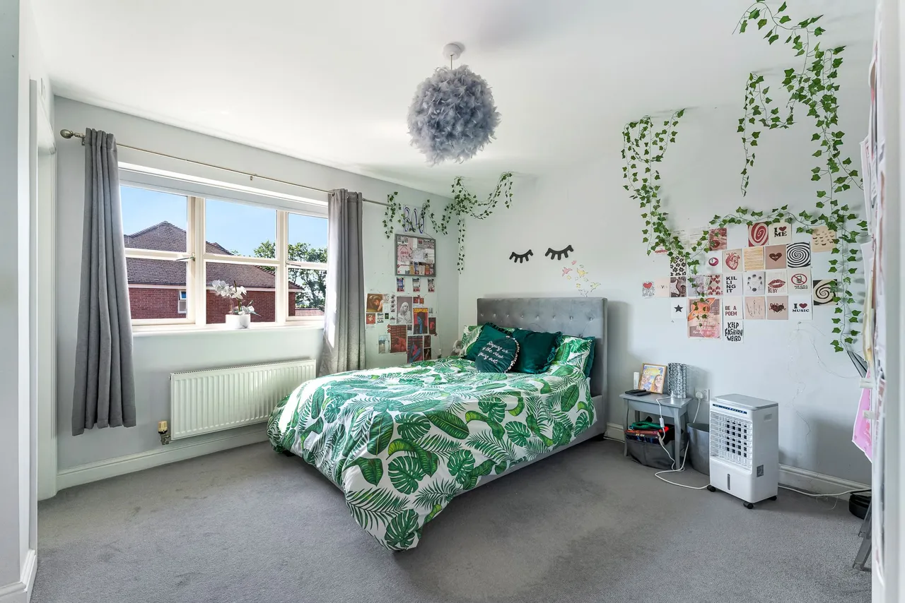 Top Park Close, Lymm, photo 23