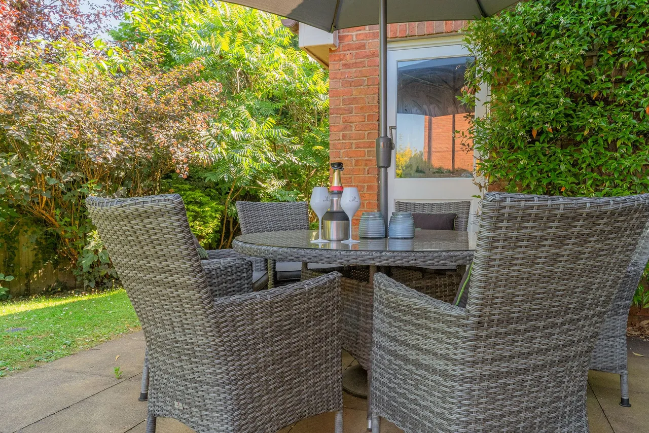 Top Park Close, Lymm, photo 30