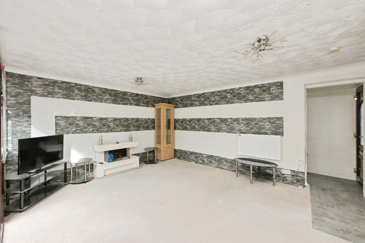 Netherfield Court, Ware, SG12, photo 2