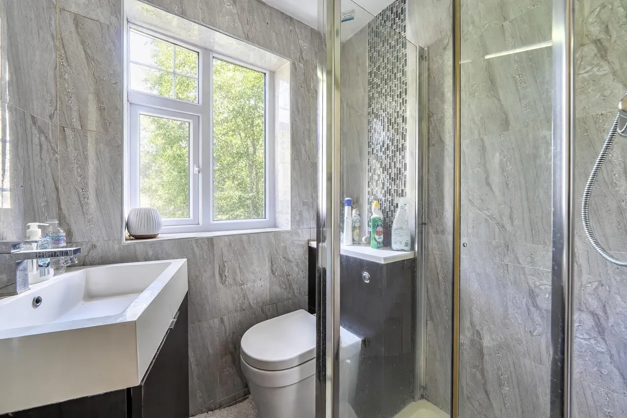 Cedar Avenue, East Barnet, Barnet, Greater London, EN4 8DY, photo 12