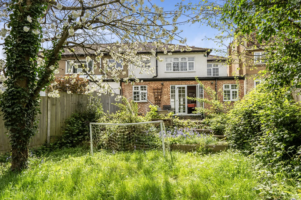 Cedar Avenue, East Barnet, Barnet, Greater London, EN4 8DY, photo 18