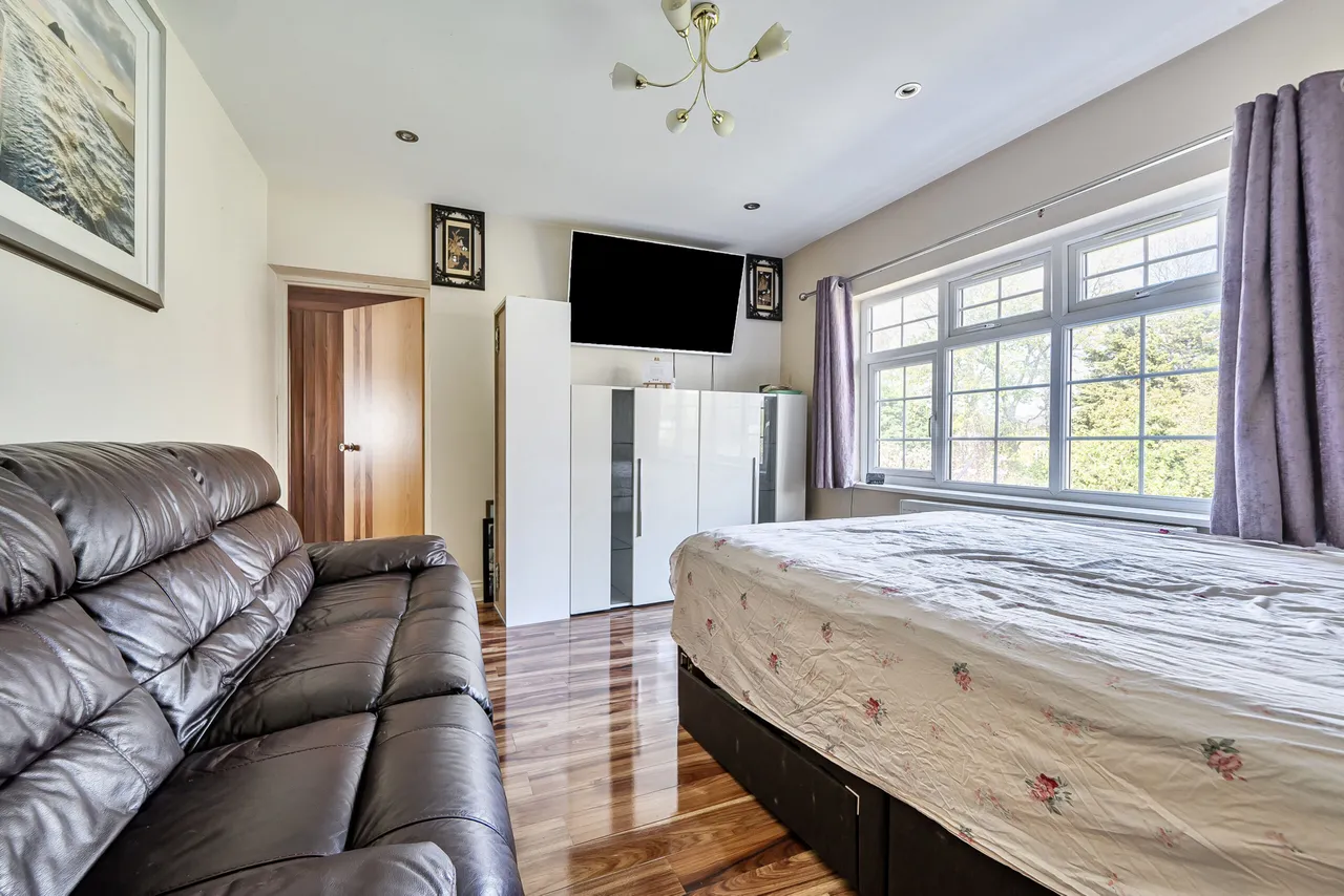 Cedar Avenue, East Barnet, Barnet, Greater London, EN4 8DY, photo 14