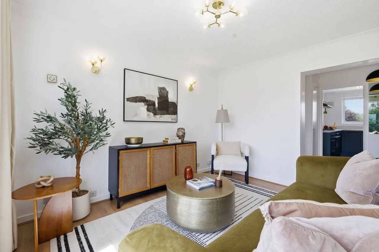 Penton Court, Staines-upon-Thames, TW18, photo 6