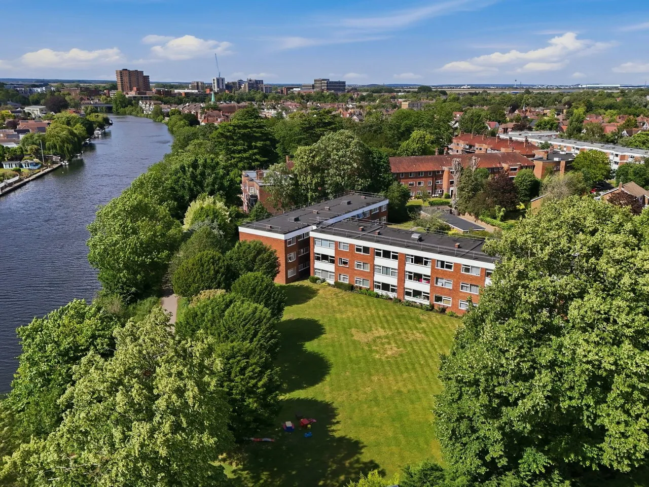 Penton Court, Staines-upon-Thames, TW18, photo 4
