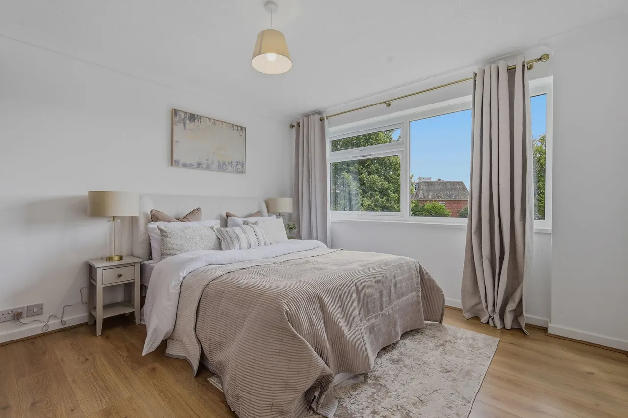 Penton Court, Staines-upon-Thames, TW18, photo 11