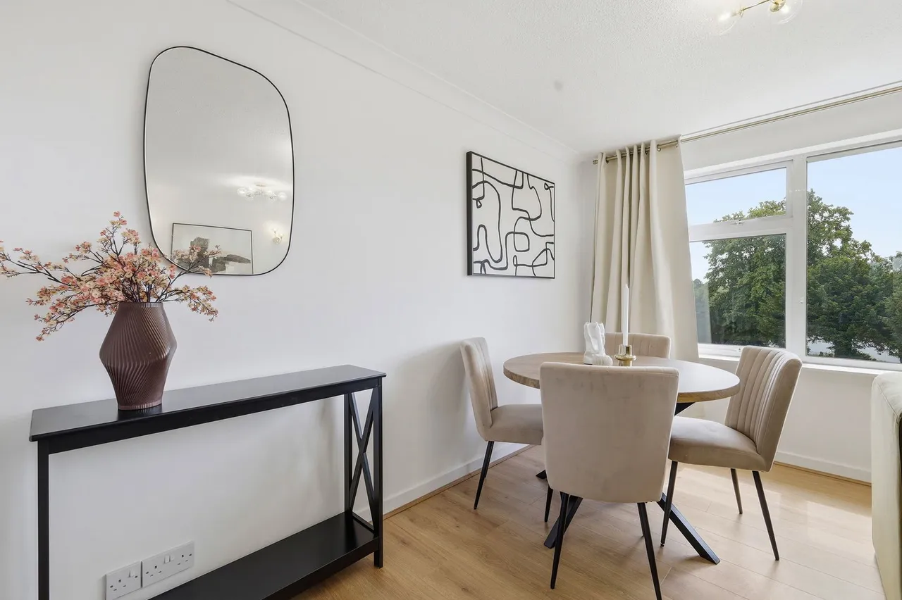 Penton Court, Staines-upon-Thames, TW18, photo 7