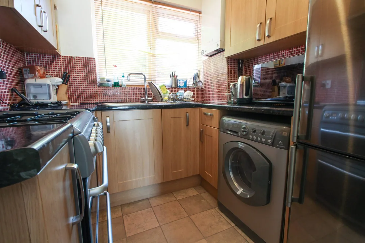 Rutherglen Road, London, photo 4