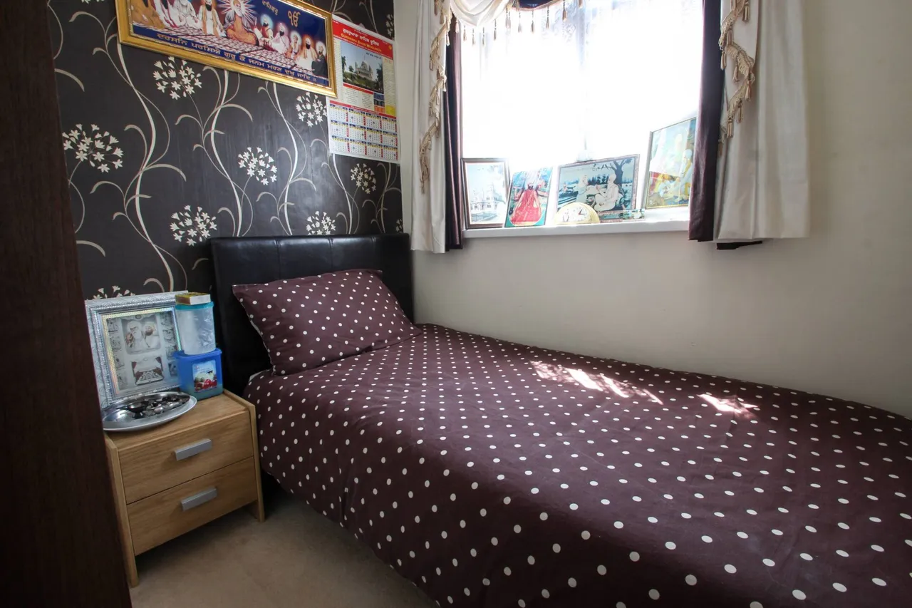 Rutherglen Road, London, photo 9