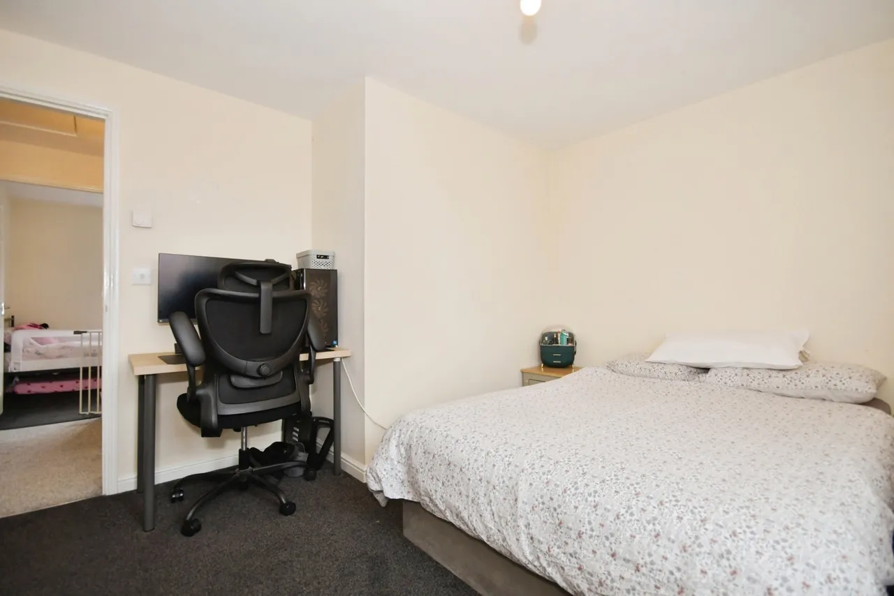 Masefield Place, Holmewood, S42, photo 12