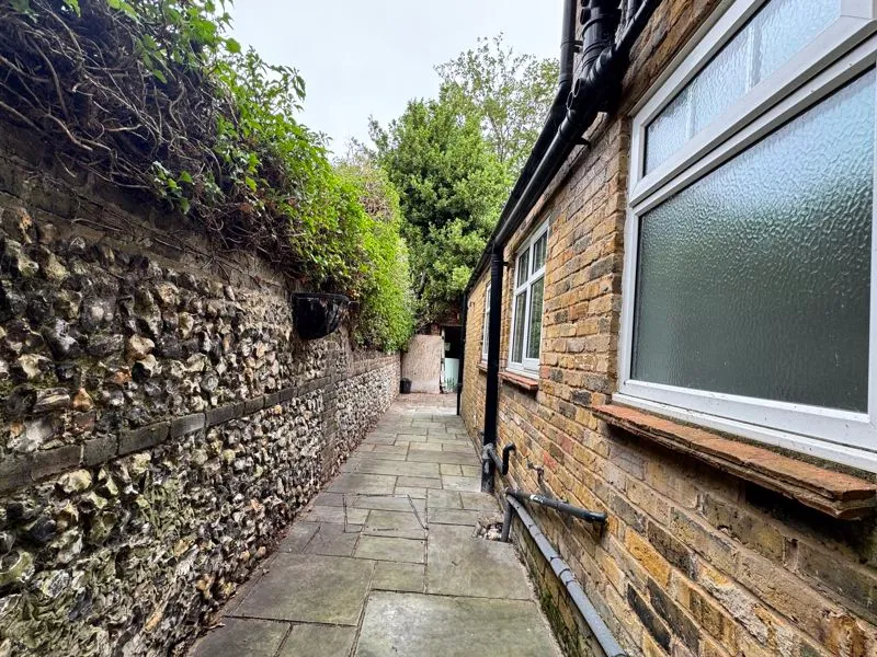 High Street, Cookham SL6 9SF, photo 9