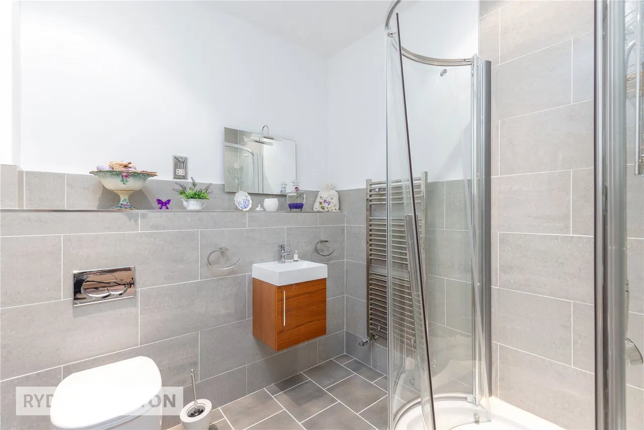 College Lane, Rawtenstall, BB4, photo 25
