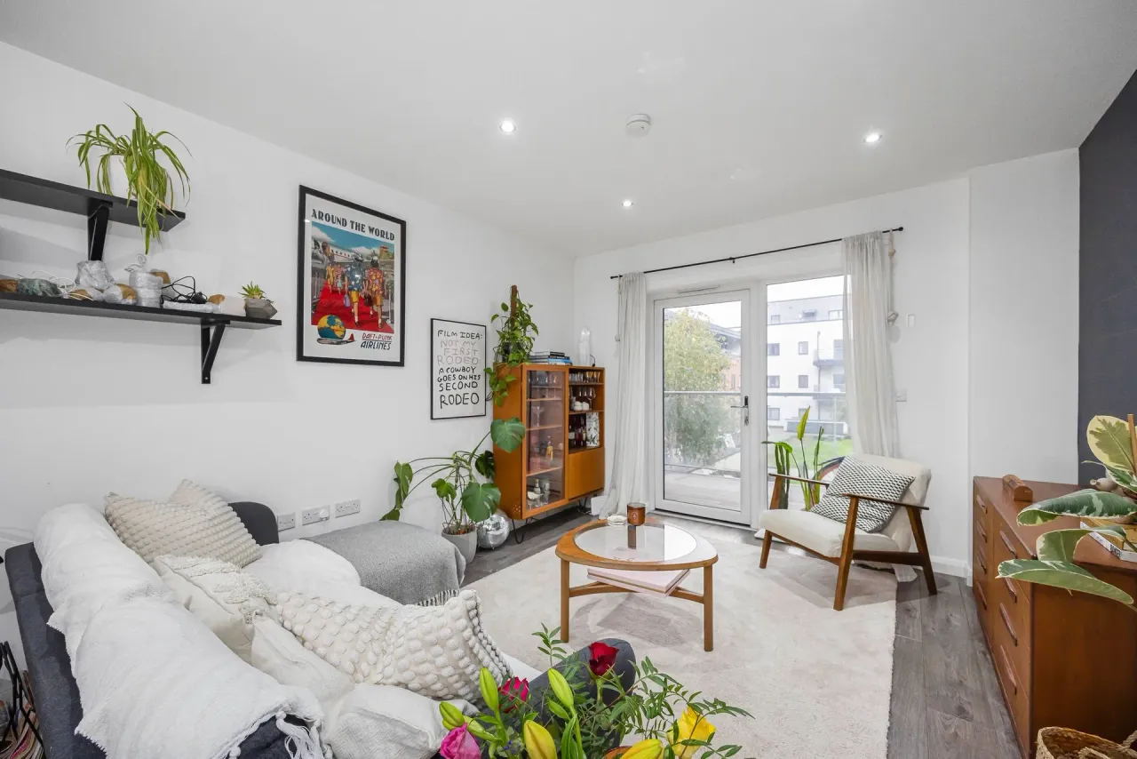 Manston Court, Walthamstow, E17, photo 2