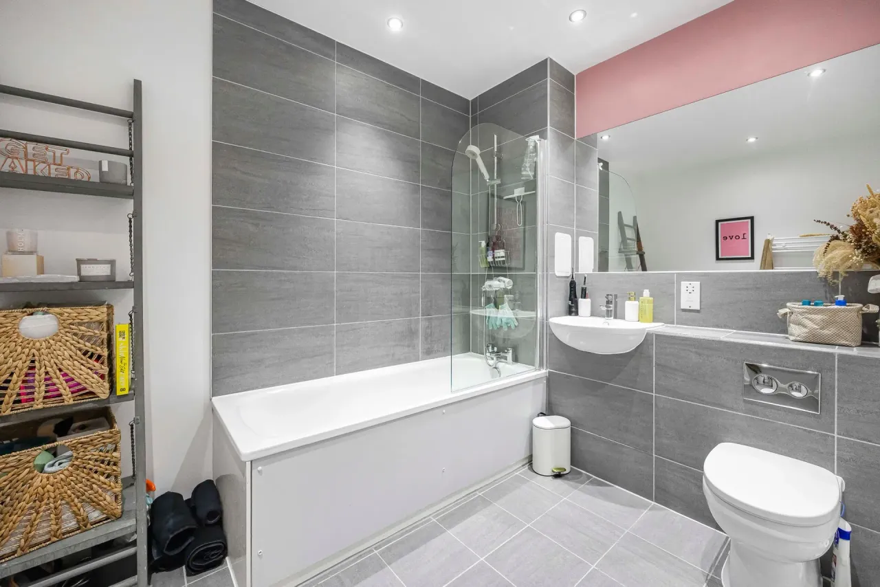 Manston Court, Walthamstow, E17, photo 10