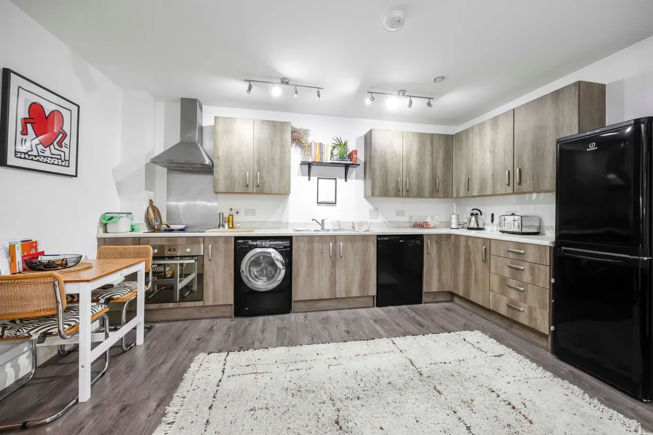 Manston Court, Walthamstow, E17, photo 3