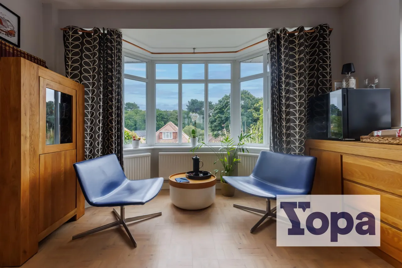 2 bed house for sale, Parkway Drive, Queen's Park, BH8