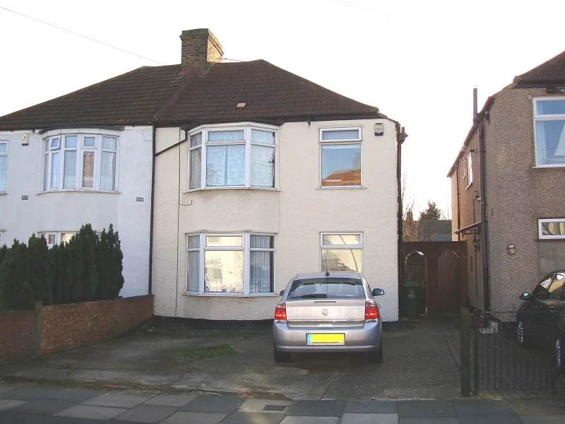 4 bed house for sale — Tidford Road, Welling, Kent, DA16