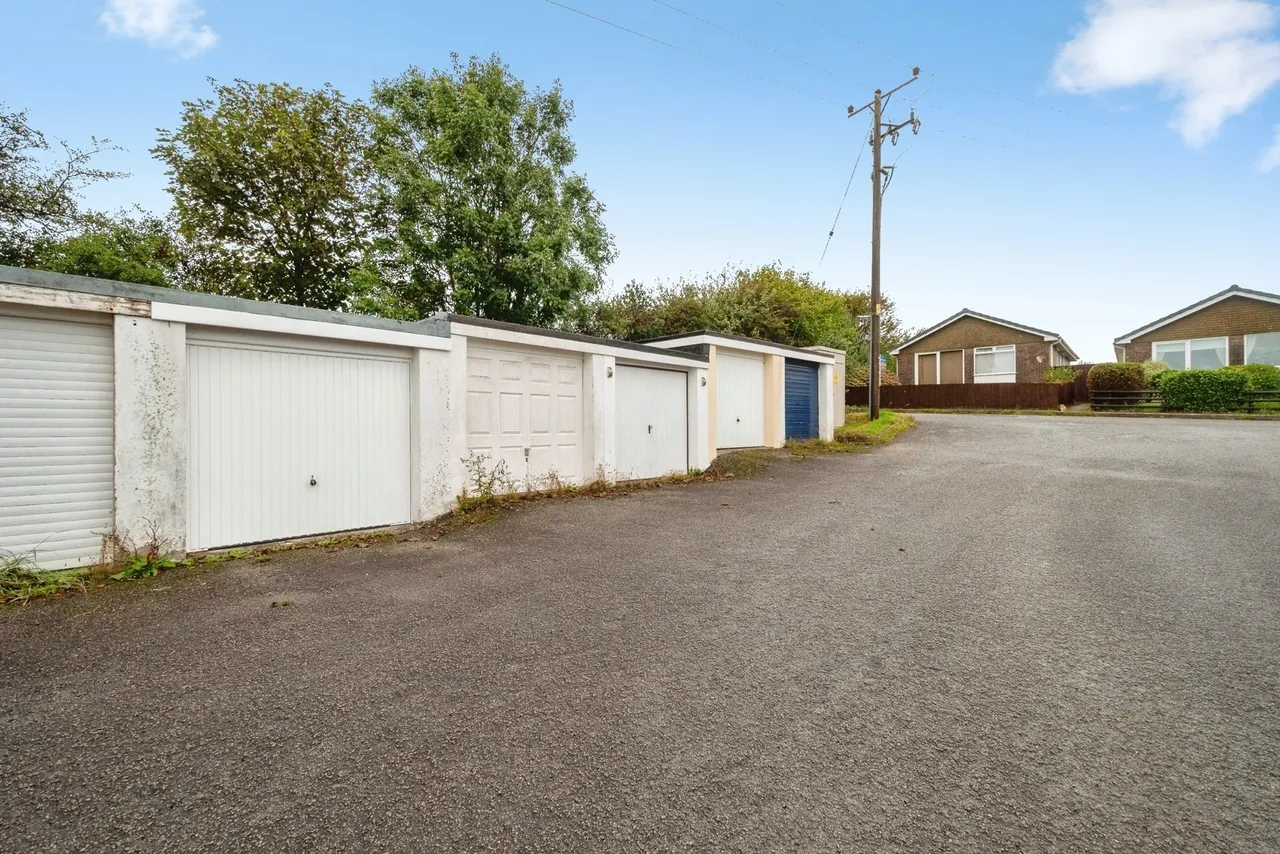 Belmont Park, Pensilva, PL14, photo 6