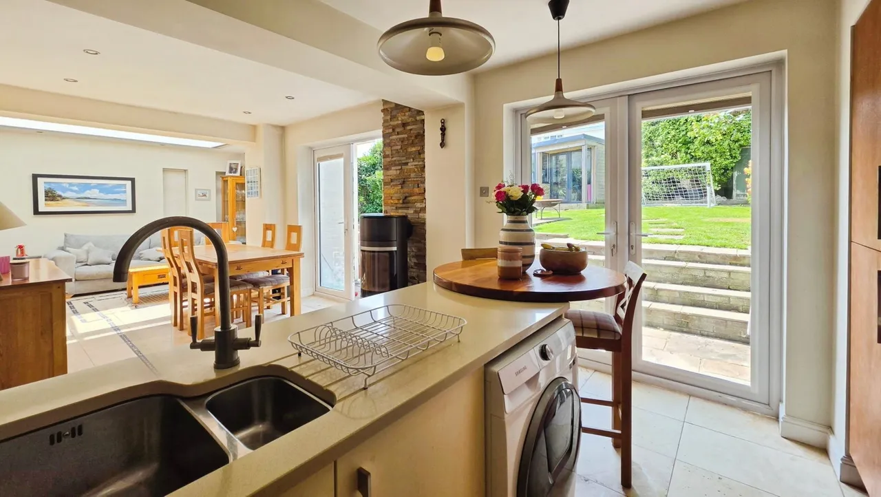 De Turberville Close, Porthcawl, CF36 3JG, photo 9