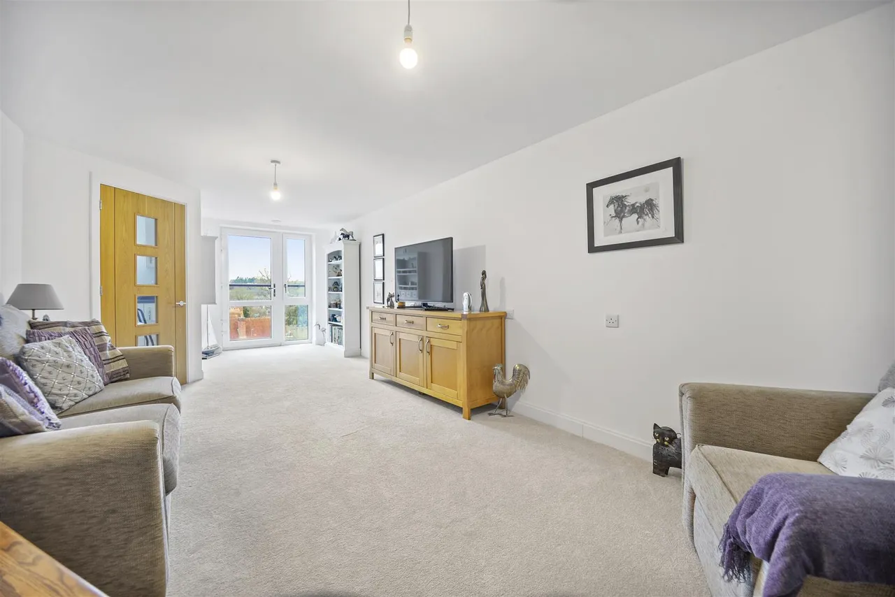 Pegs Lane, Hertford, SG13, photo 13