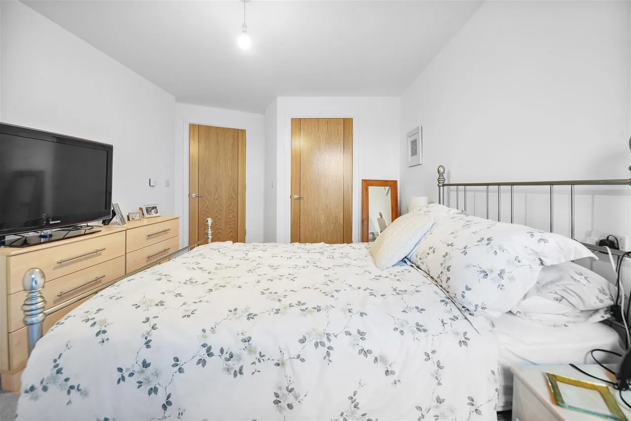 Pegs Lane, Hertford, SG13, photo 14