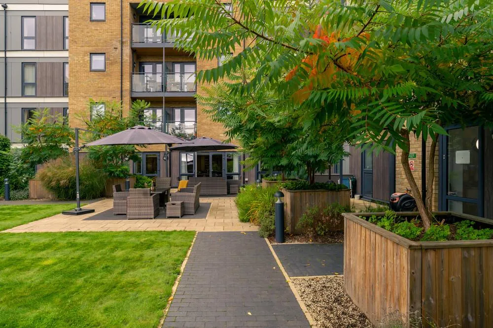 Pegs Lane, Hertford, SG13, photo 9