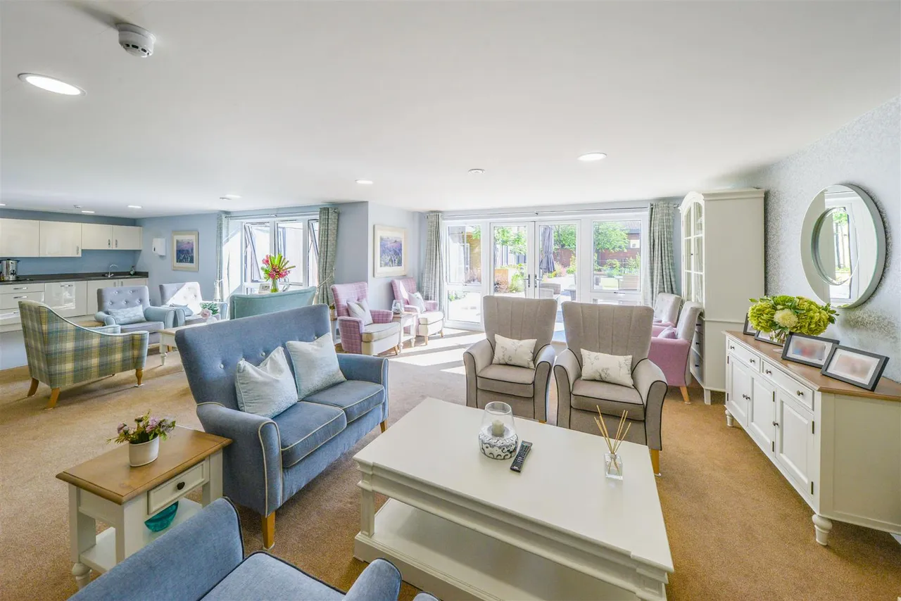 Pegs Lane, Hertford, SG13, photo 16